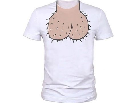 футболка с волосатыми яйцами на шее